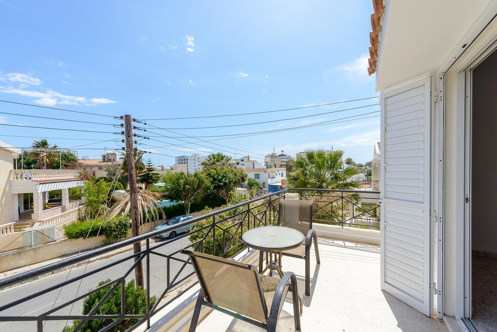 Merab Center Villas Айя-Напа Номер фото