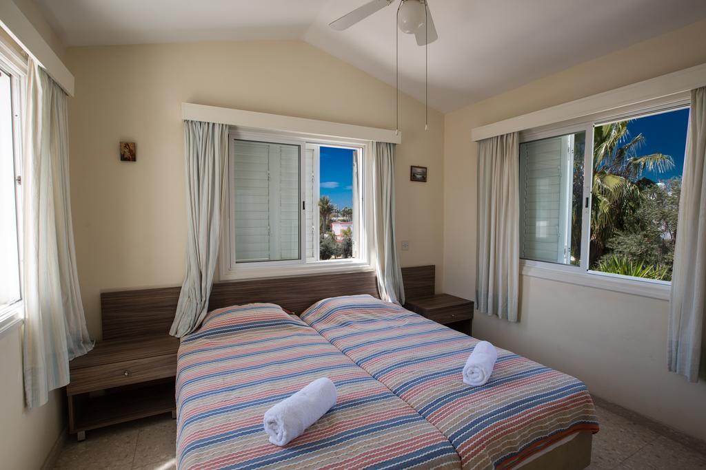 Merab Center Villas Айя-Напа Экстерьер фото
